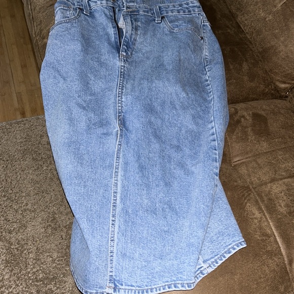 COPY - Universal Thread denim midi dress - Picture 4 of 4